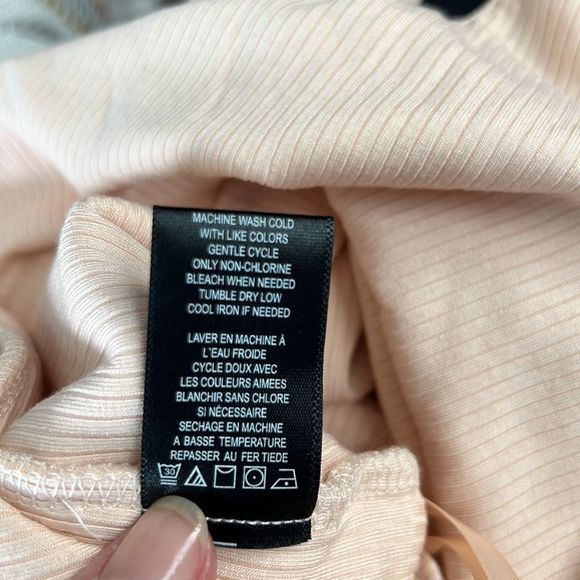 ⭐️$3/40⭐️ AFRM Bodysuit - Picture 7 of 7